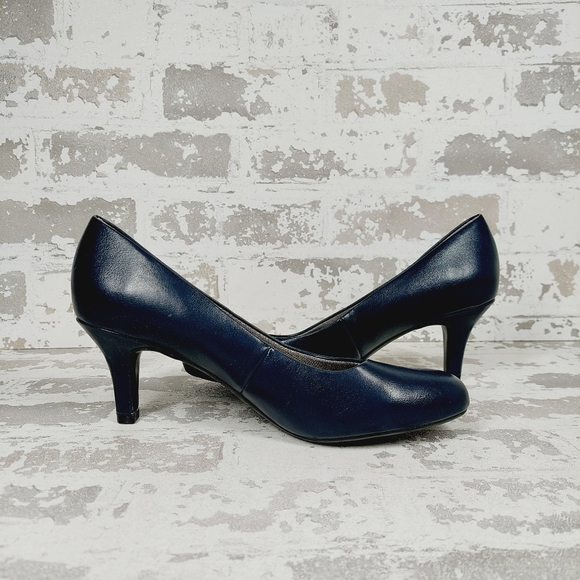 NEW Life Stride Parigi Navy Leather Slip On Heeled Pumps B593 - Picture 3 of 12